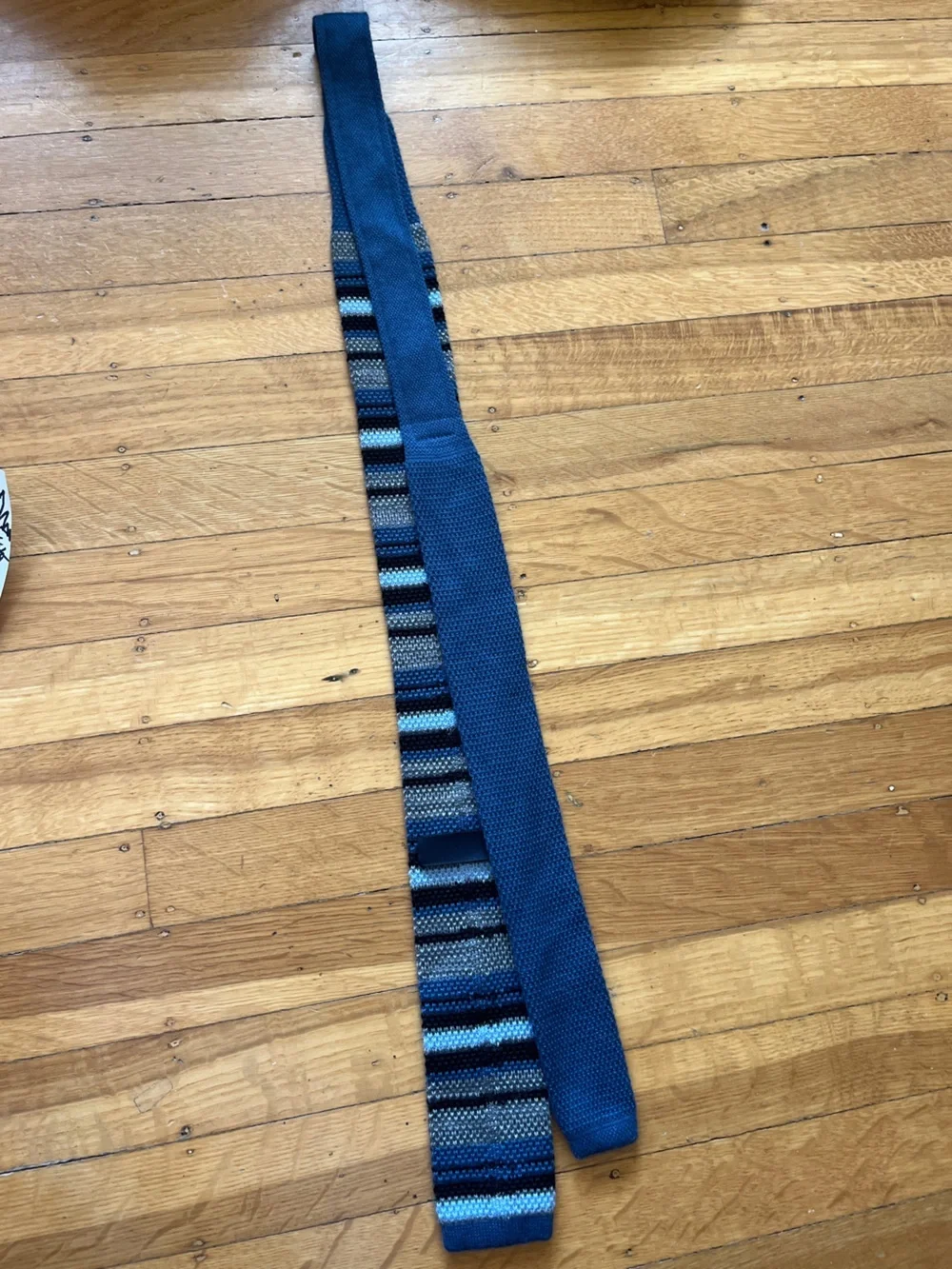 Uniqlo knit striped tie cravat blue black grey skinny square punk preppy vintage